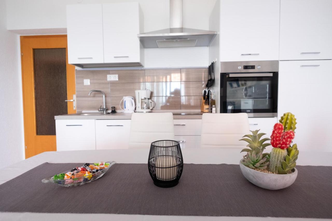 Apartments Mila Klenovica Eksteriør billede